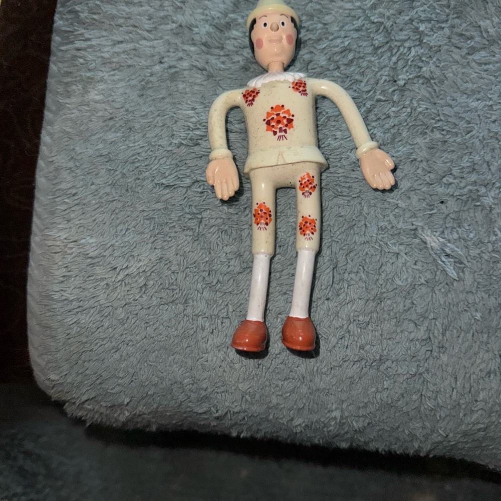 Rubbery bendable Pinnocchio